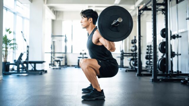 種類の豊富さが伝わるジムでのスクワット